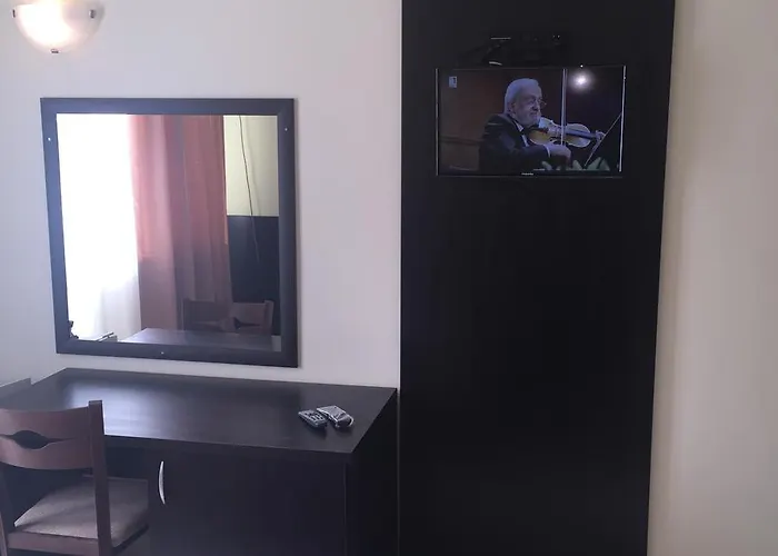 божур Хотел