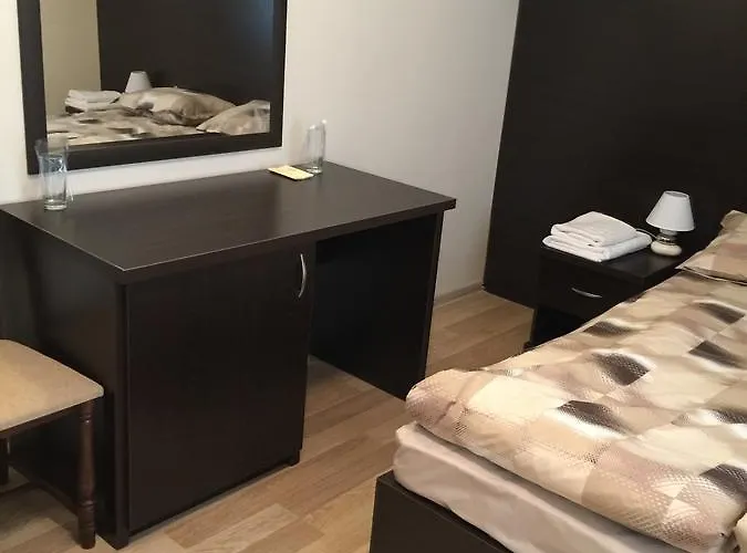 божур Хотел Минерални Бани